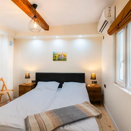 Bobevata - Floor 2 - Stunning View Old Town Апартаменты *