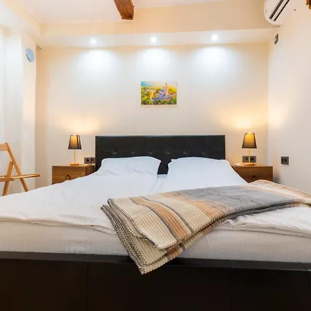 Bobevata - Floor 2 - Stunning View Old Town Апартаменты